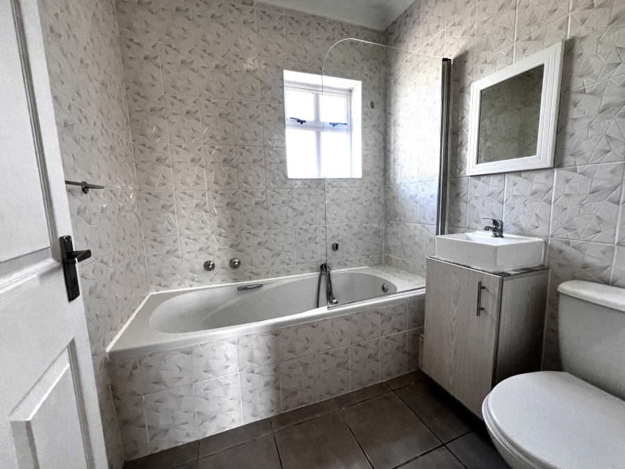 To Let 3 Bedroom Property for Rent in Parklands Western Cape